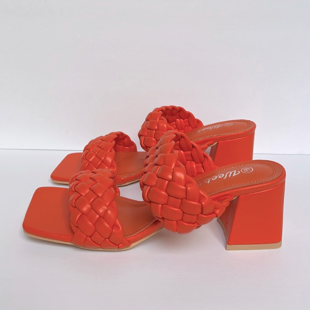 Brand new sandal heel in box